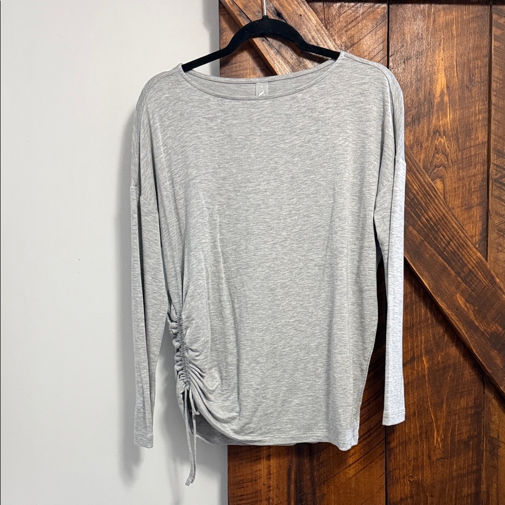 Lou & Grey Heather Gray Side Ruched Long Sleeve Tee